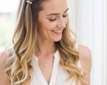 Easy Summer Hairstyle: The Claw Clip Style